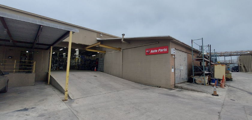 0407 - Local comercial de West Ave
